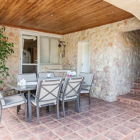 Villa Alegre
